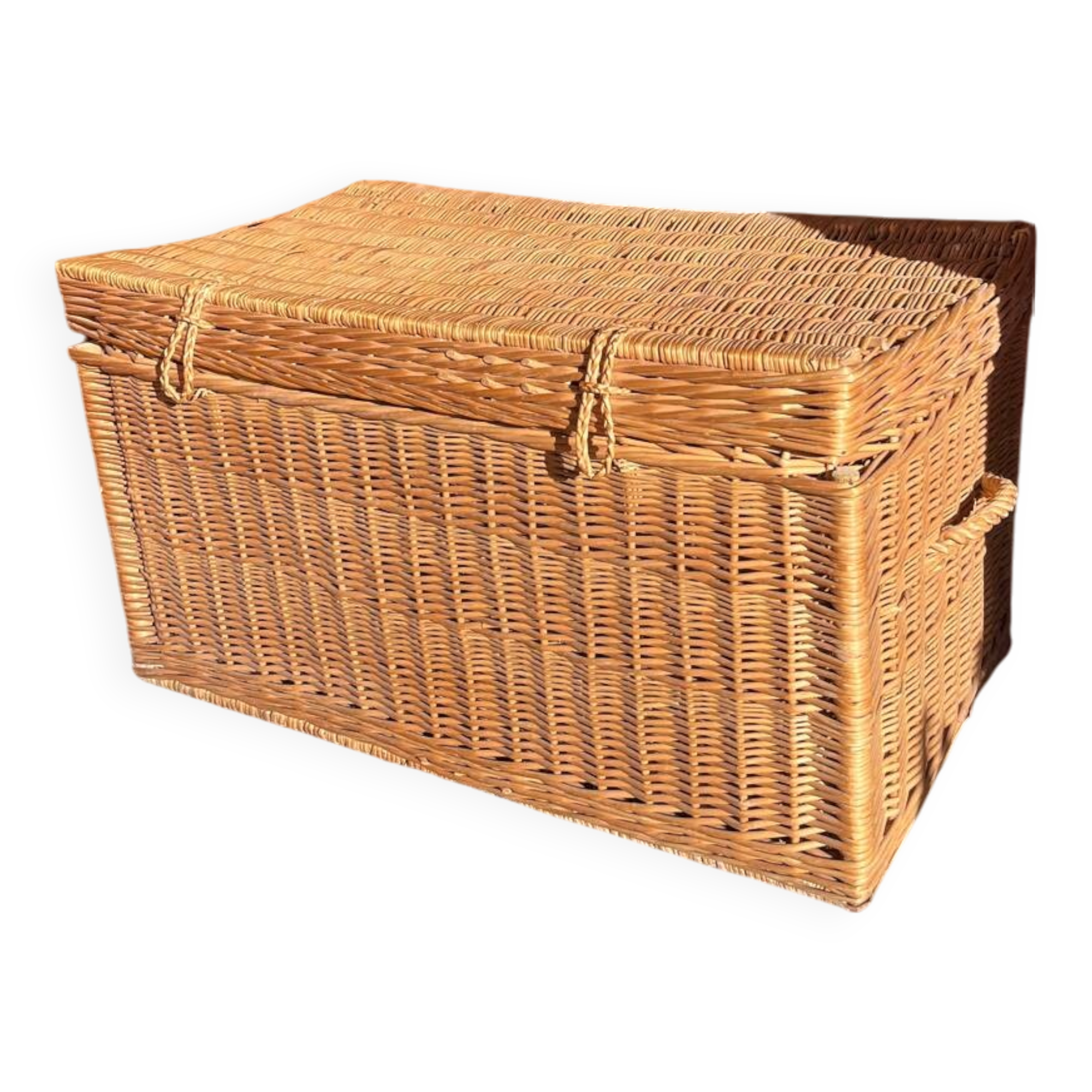 Large vintage wicker trunk 1950