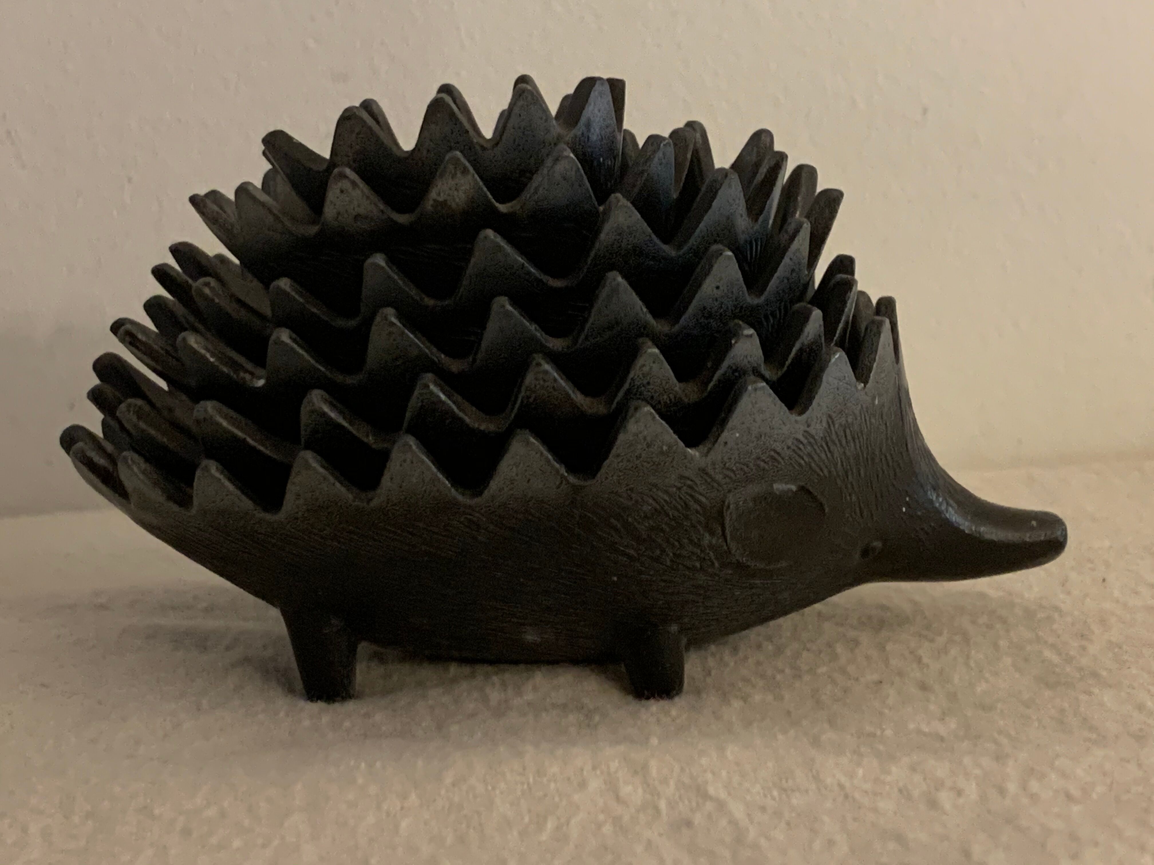 Ashtray 6 hedgehogs in bronze 1950