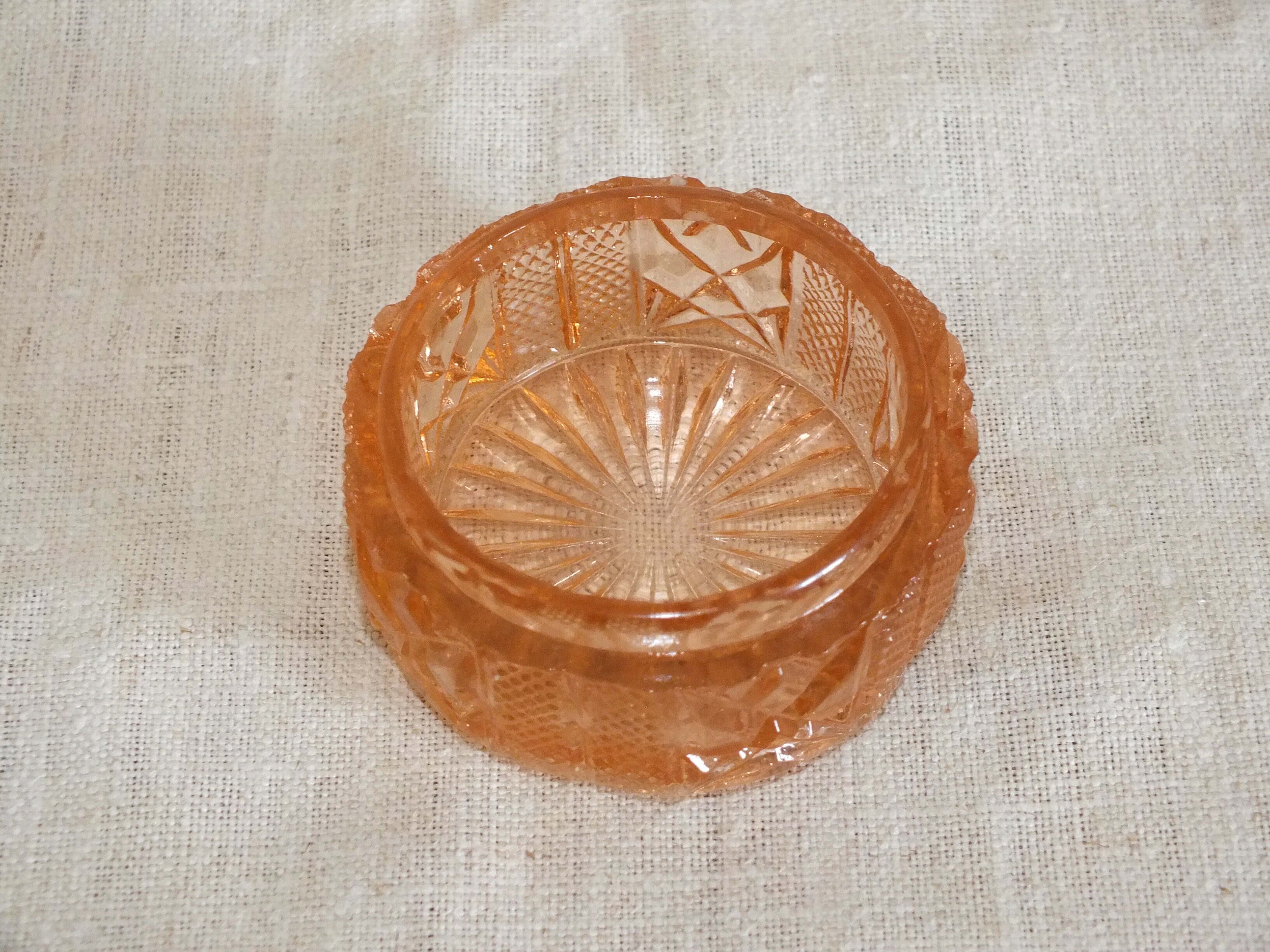 Pink tinted molded crystal powder box