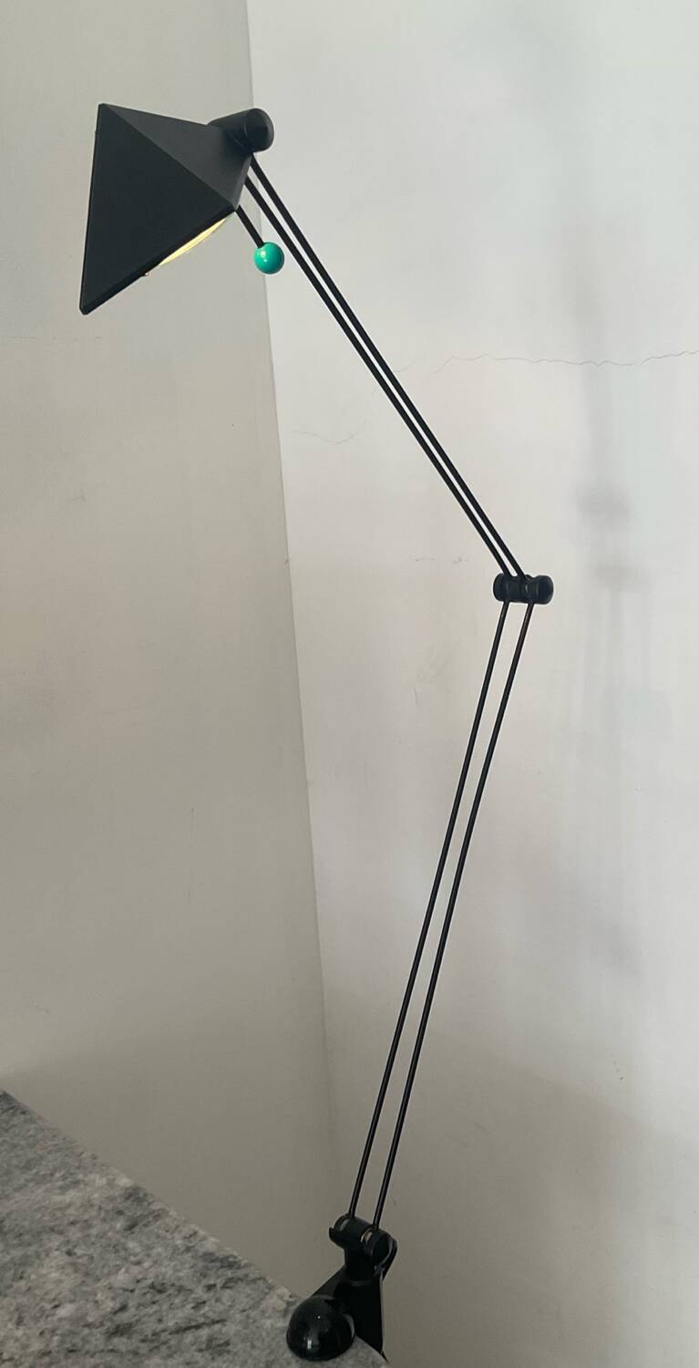 Post-Modern articulated lamp in Memphis style from the 1980s.