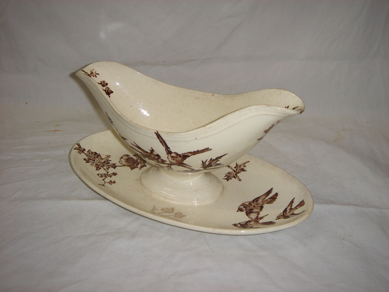 Gravy boat