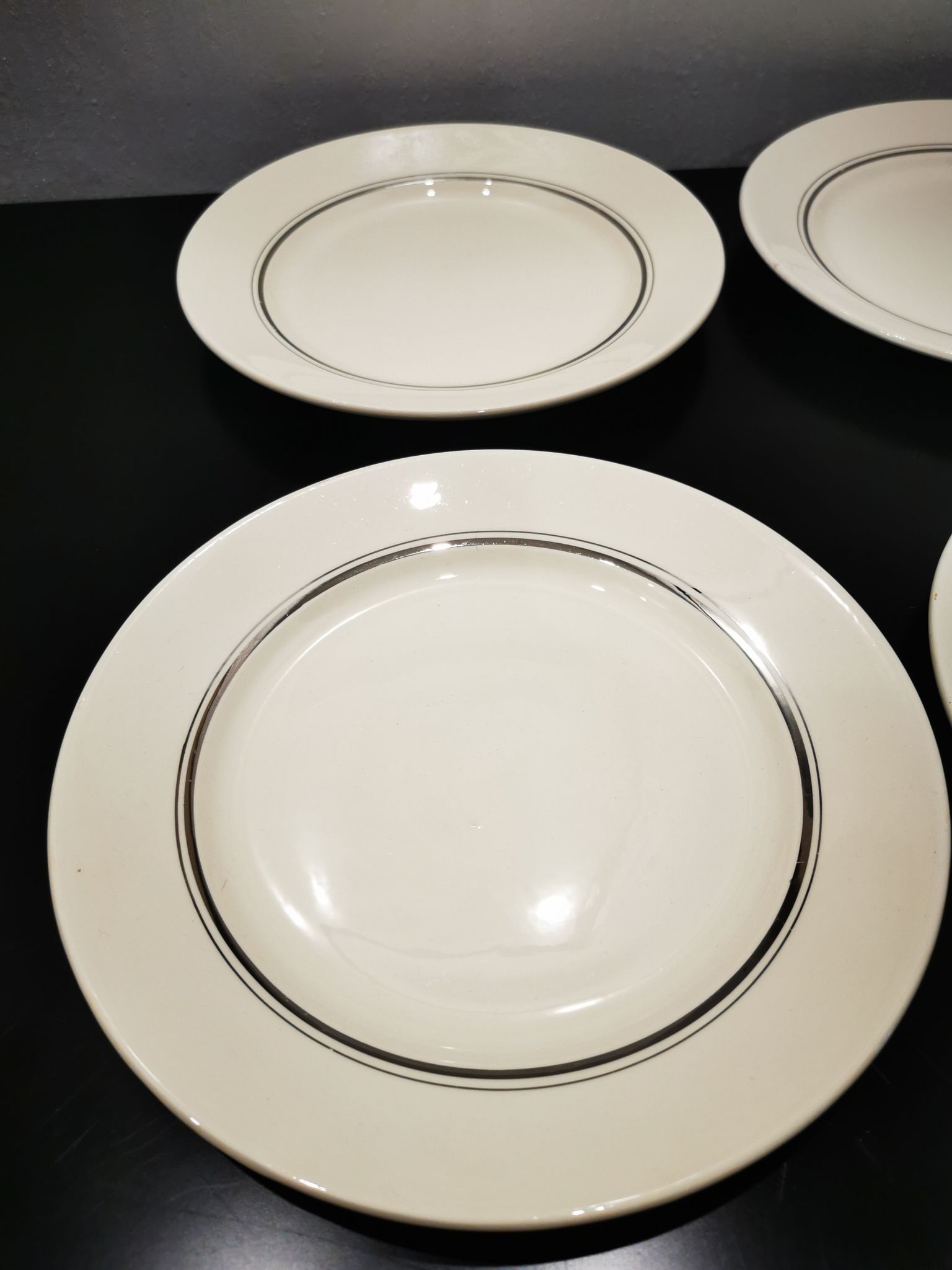 Lot de 6 assiettes plates anciennes liseret argenté