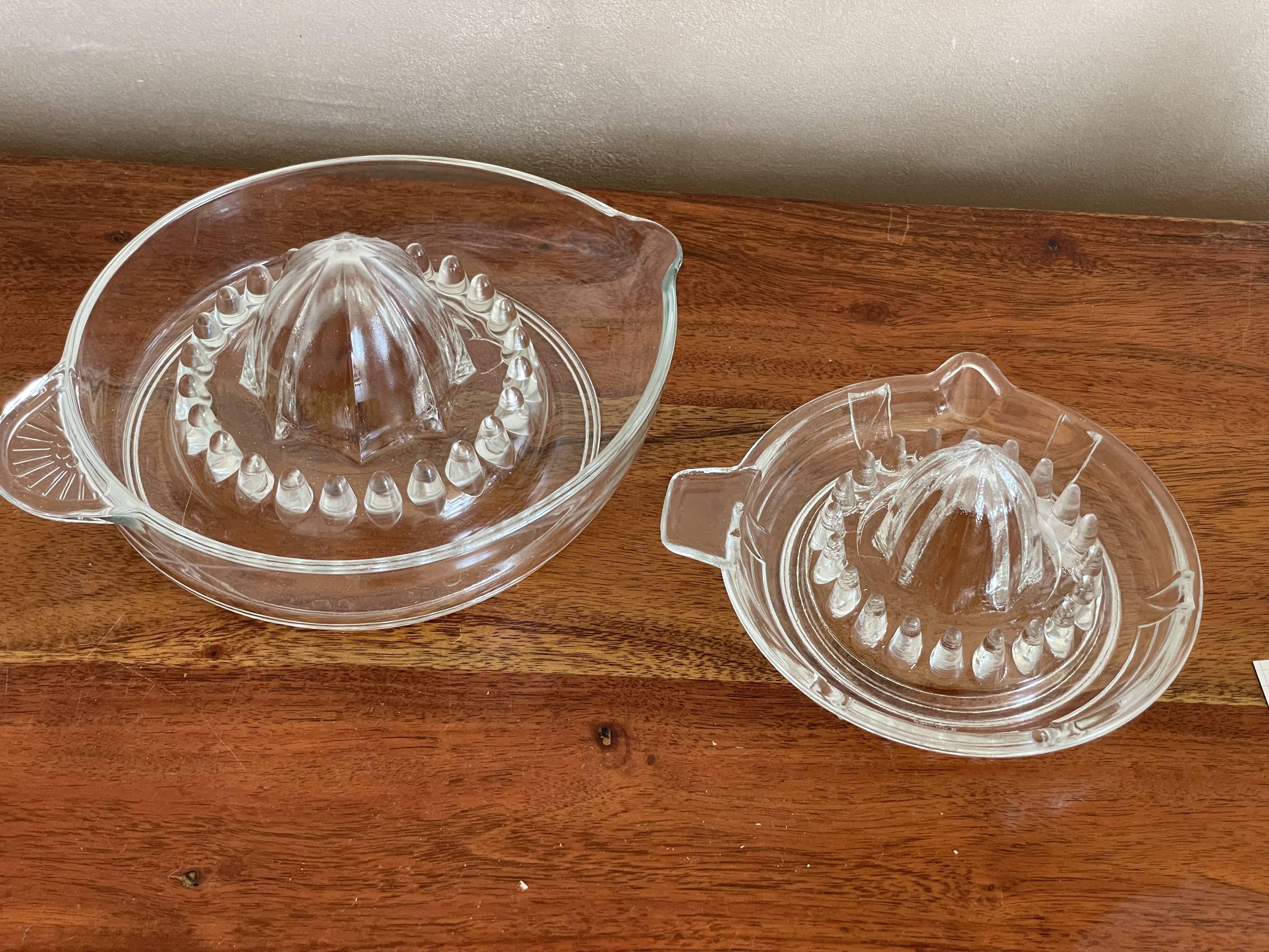 2 glass citrus presses