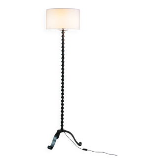 Twisted black metal brutalist floor lamp