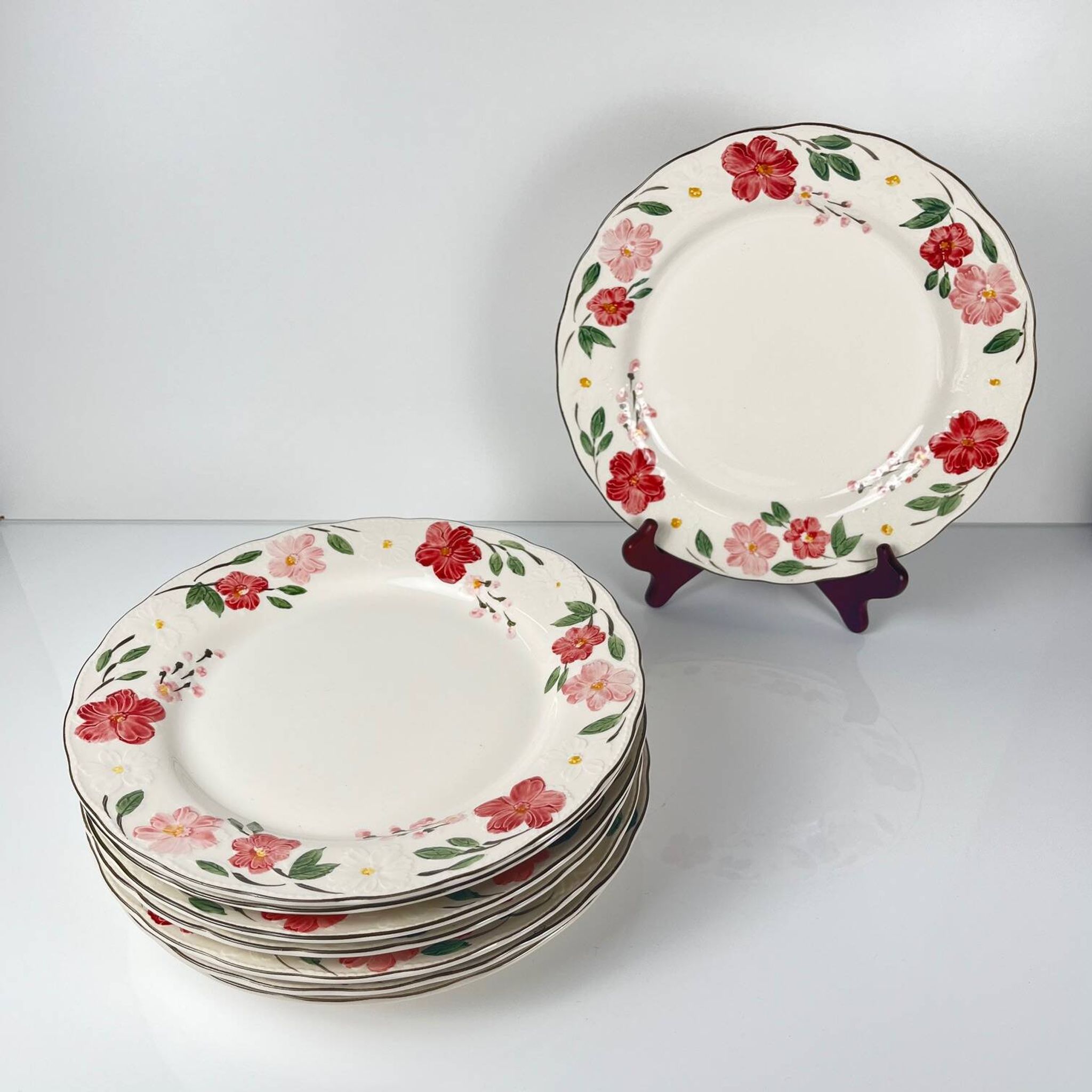 Set of 8 large porcelain plates Cameo Florals Malaysia 1970–90