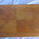table basse de style Louis XVI bois naturel
