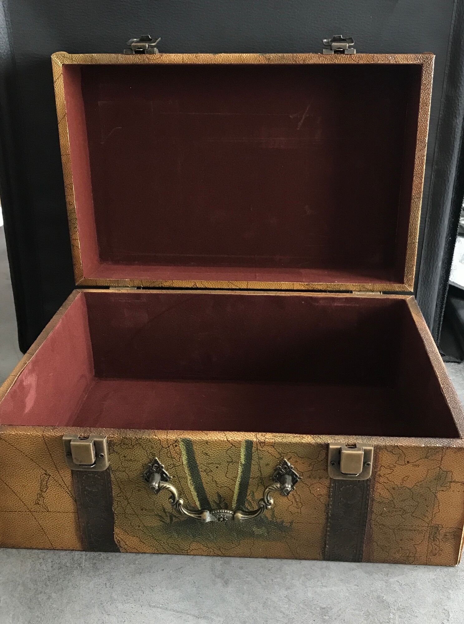 Vintage chest hand painted robinson treasure of the galleon