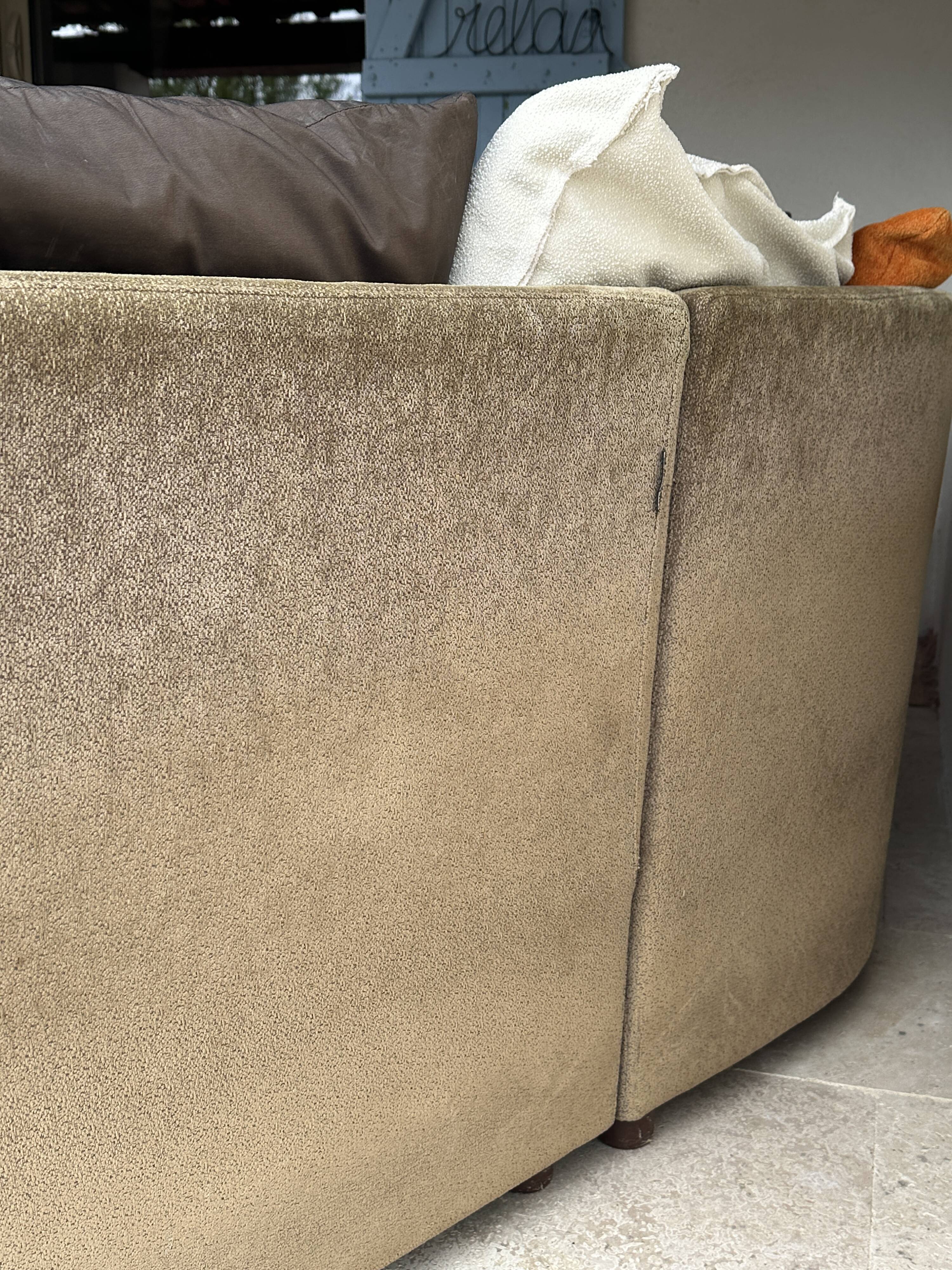 Roche Bobois sofa design - Boa model