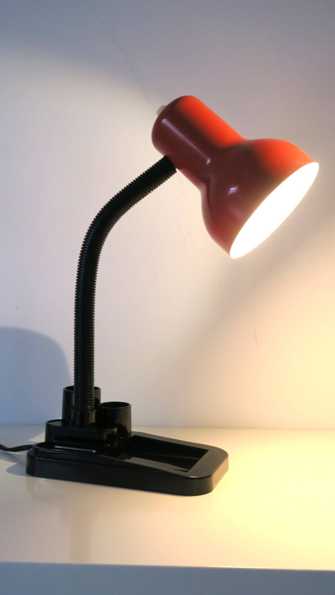 Articulated desk lamp, vintage