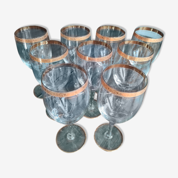 Lot de 9 verres à eau ou à vin rouge en cristal frise et liseré dorés