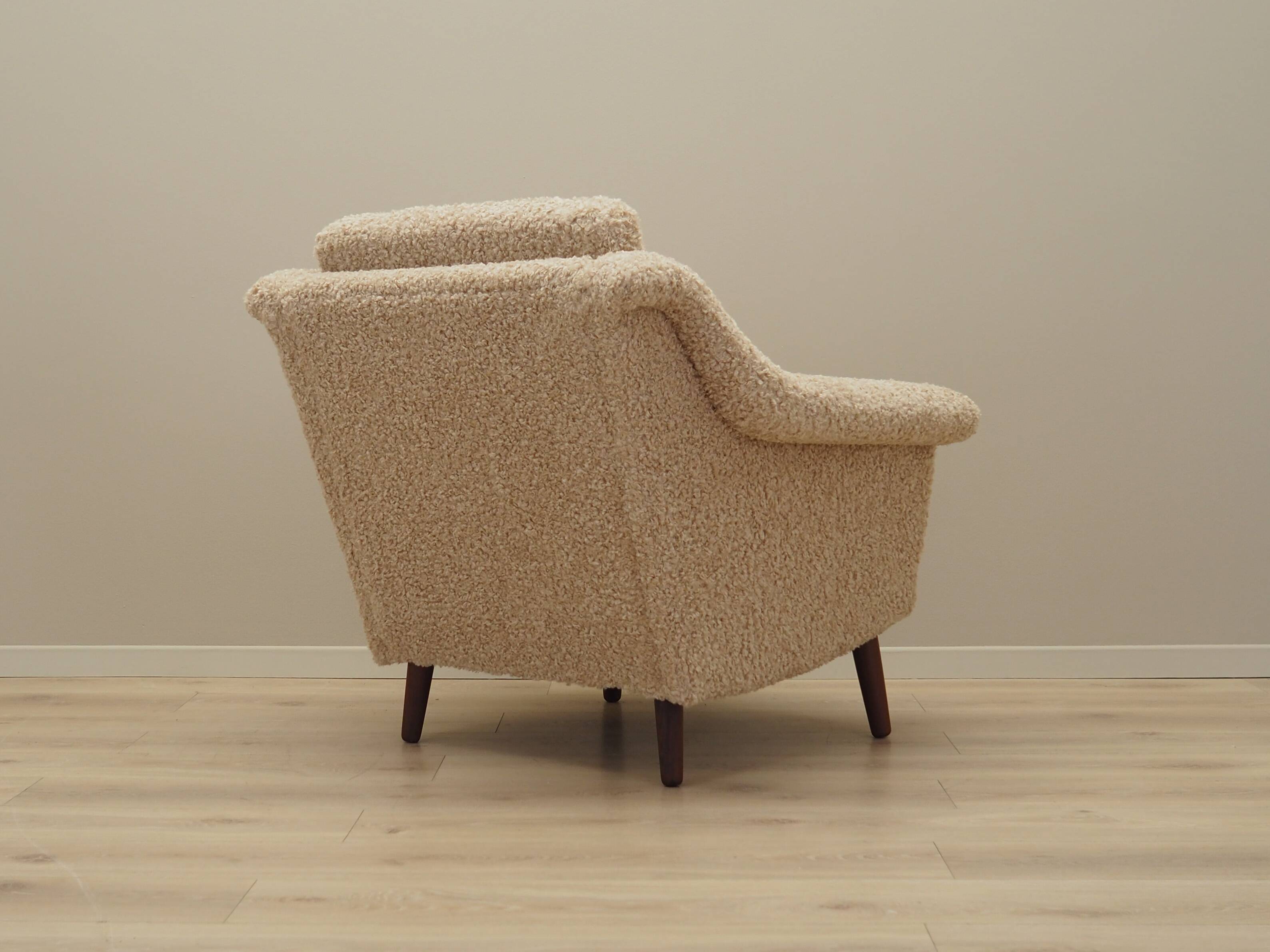 Fauteuil beige, design danois, années 1970, production : Danemark