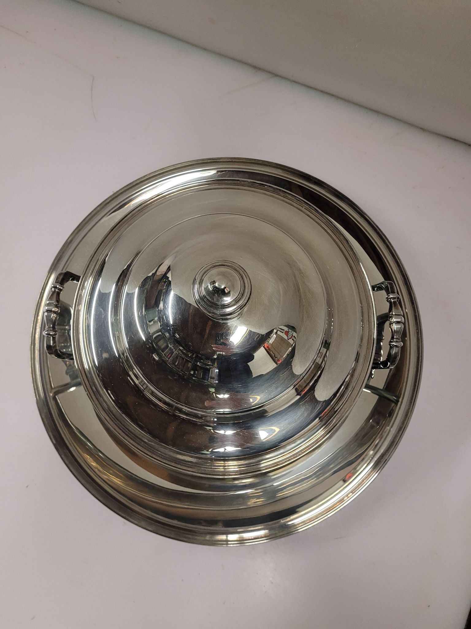 Tureen and round trivet in Christofle silver metal