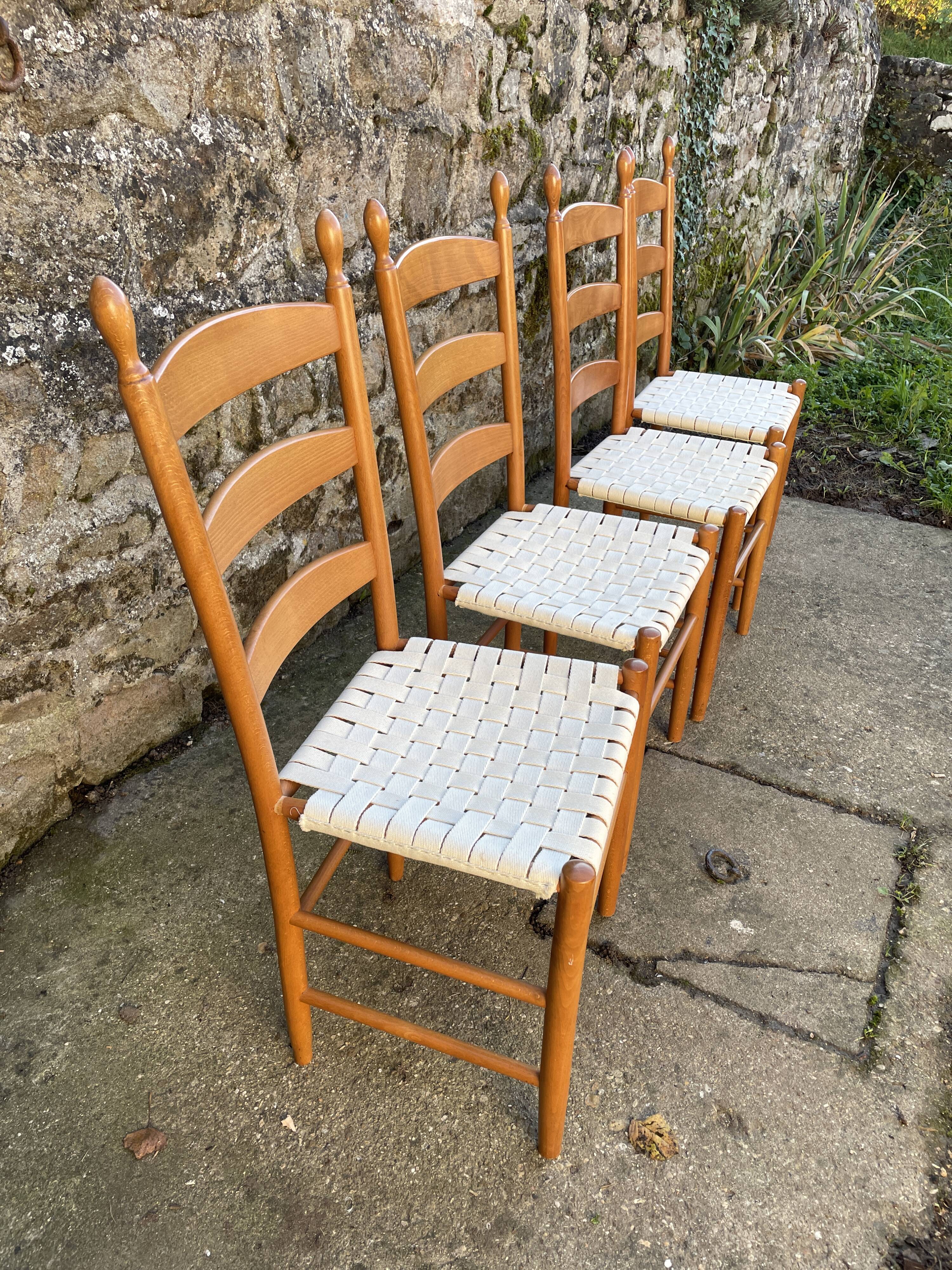 Set de 4 chaises dossier échelonné et assise tissée en coton blanc