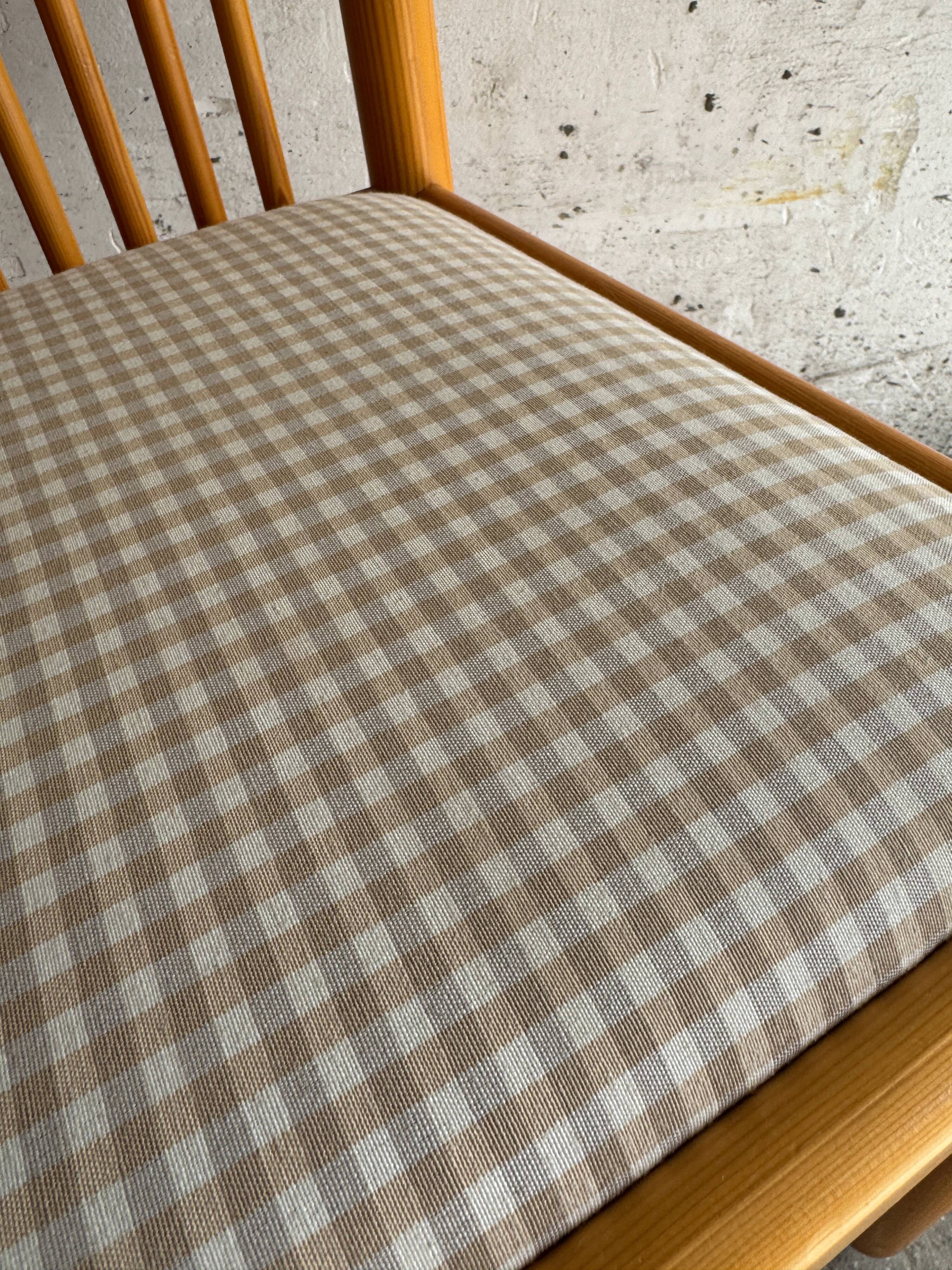 Set of 4 Scandinavian light wood dining chairs with beige polyester upholstered seats