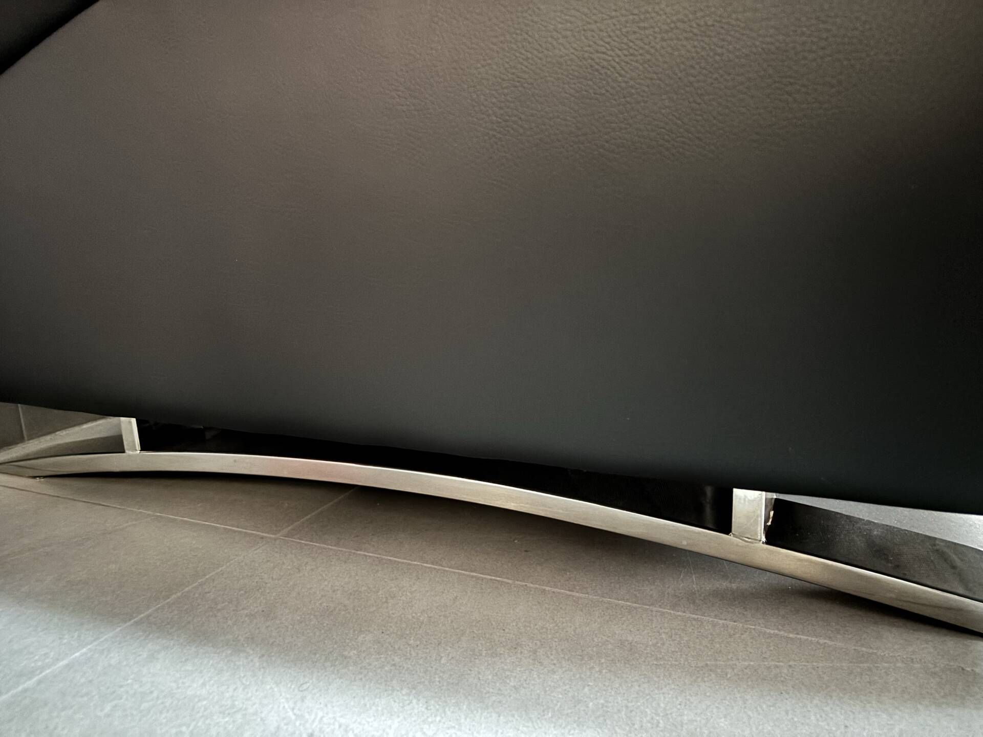 Grand canapé 3P cuir noir Roche Bobois