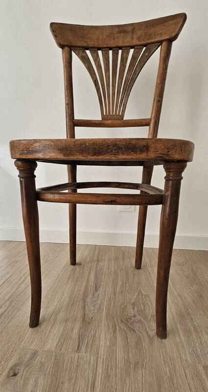 Vintage Thonet chair, wood and caning, no. 221.