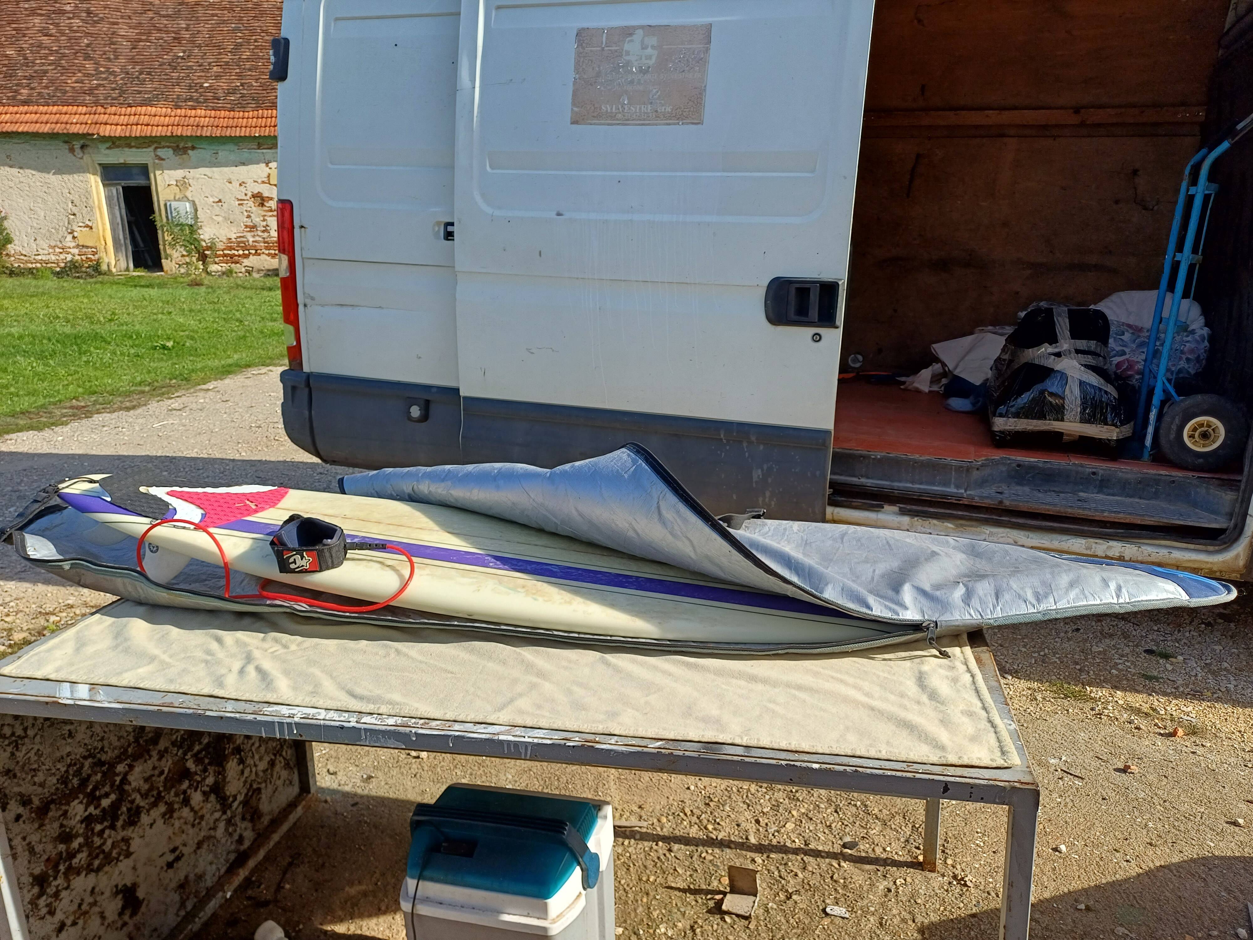 Victory 3 Fin Surfboard