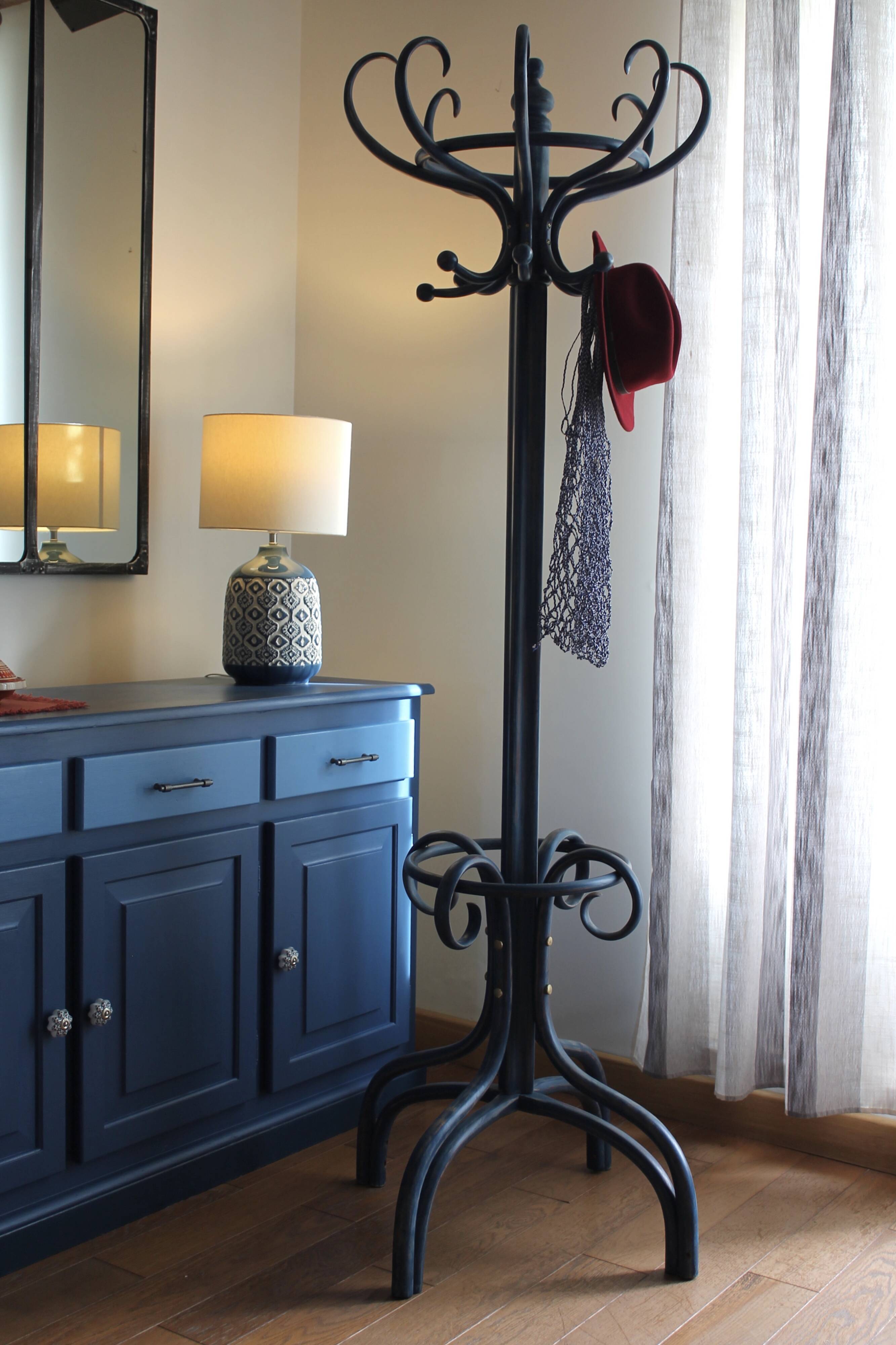 Parrot Coat Rack "The Big Blue"