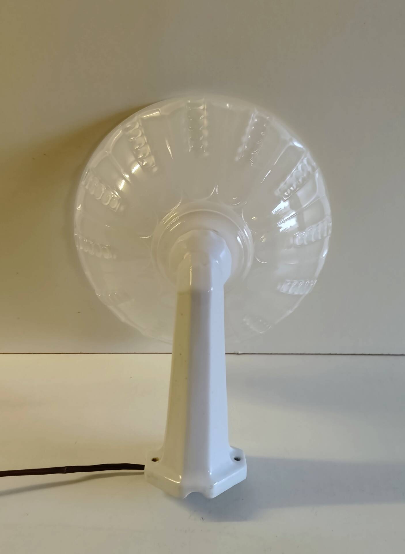 Art Deco wall light in porcelain and glass paste - 1930s/40s