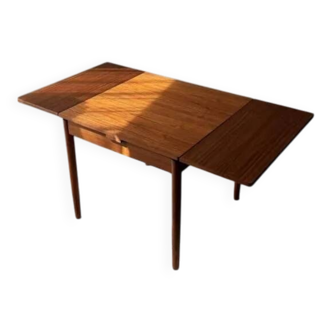 Scandinavian design dining table in solid teak from the 1960s.