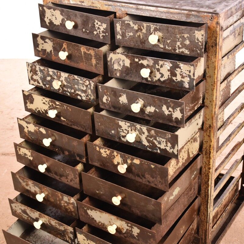 Commode industrielle marron