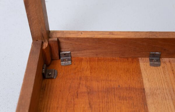 Table à écrire en chêne de l'école d'Amsterdam Art déco néerlandaise années 1930