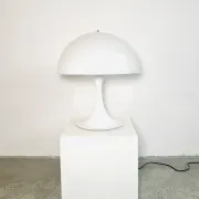 Lampe de table D-2128 par Raak Amsterdam, Pays-Bas, années 1970.