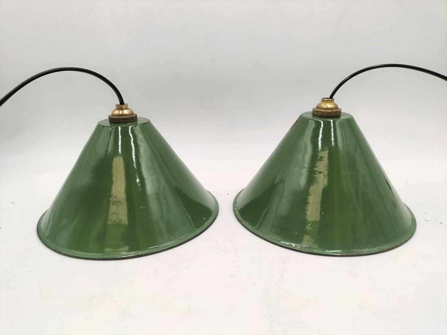 Enamelled cone suspensions