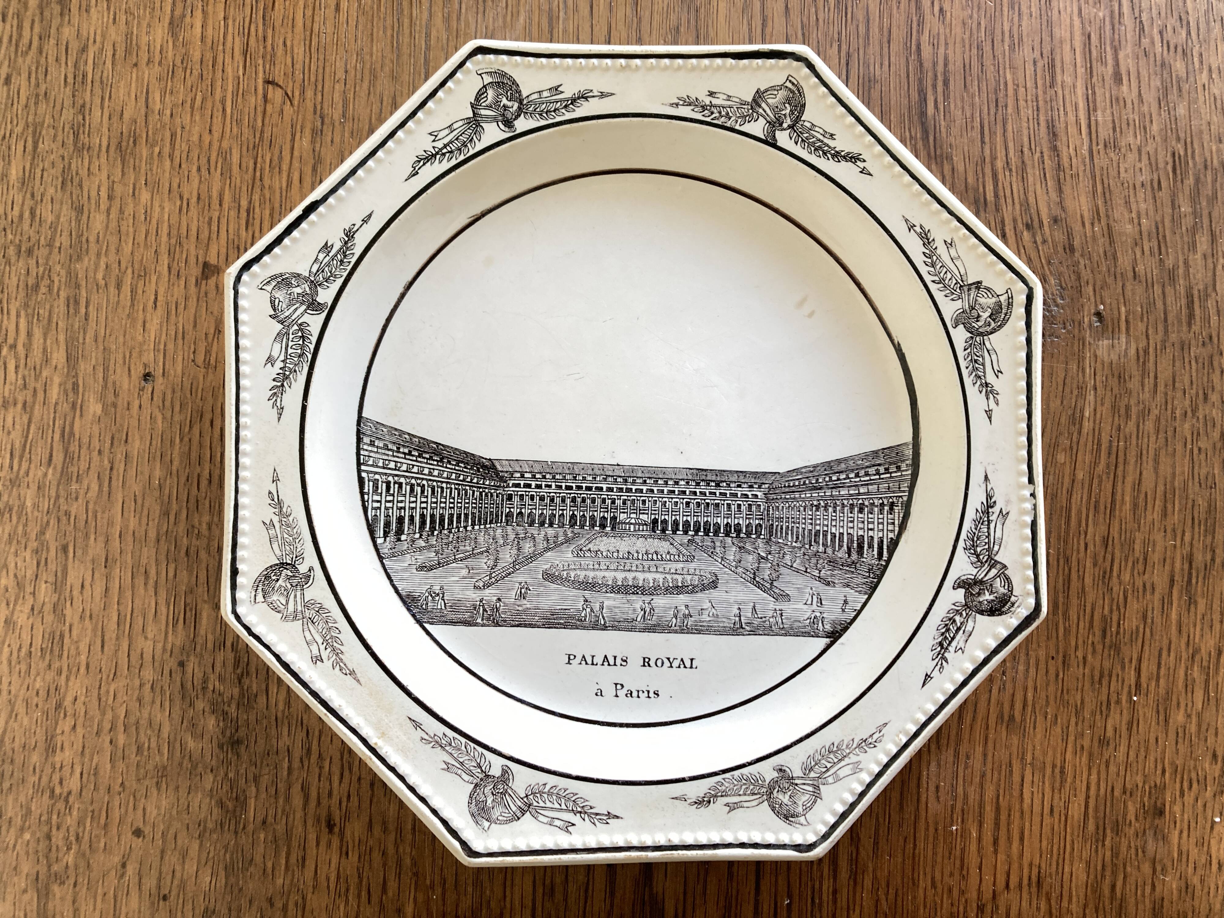 Octagonal plates Montereau directory 1810 grisaille neoclassical