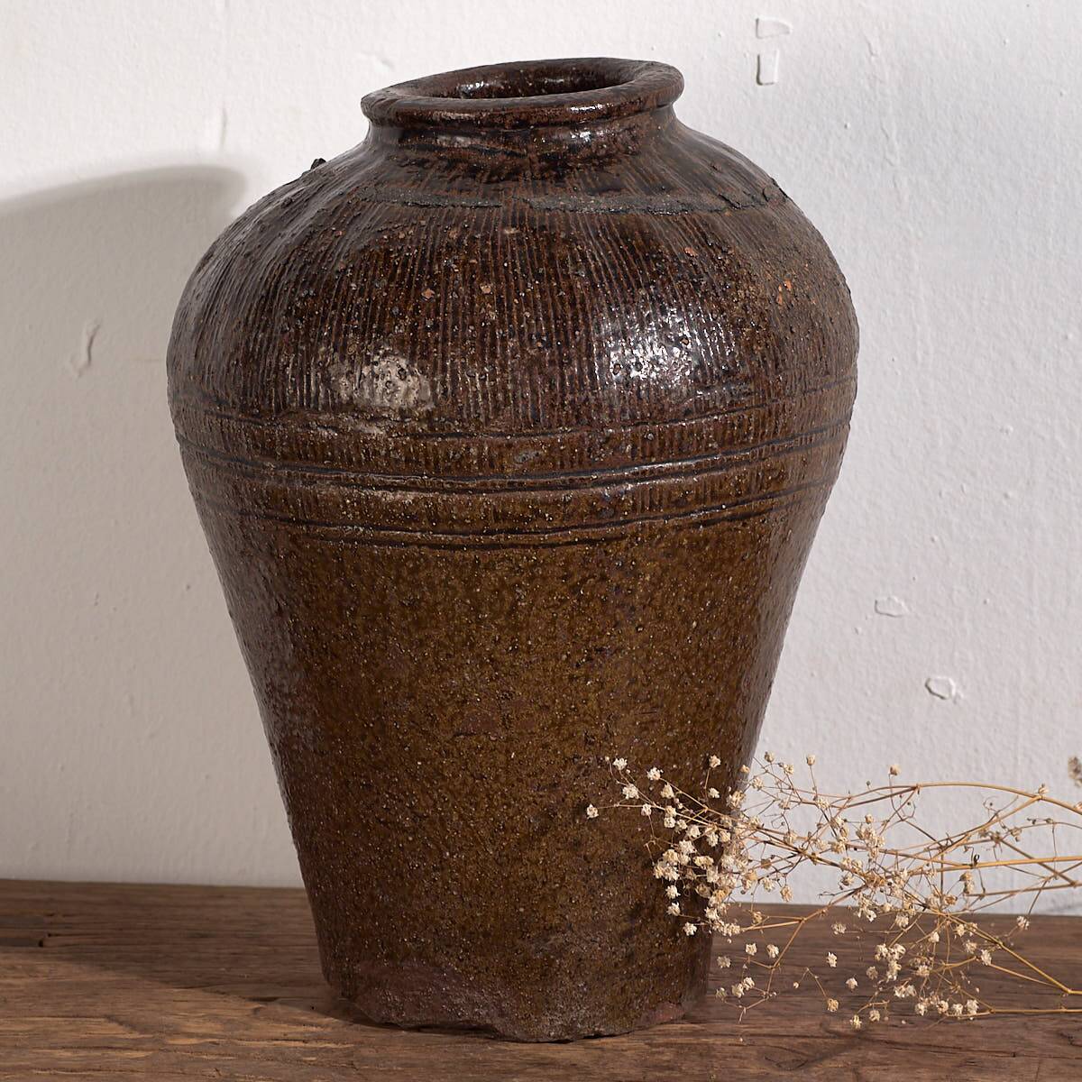 Small antique vase in dark tones (c.1900)