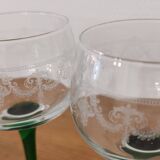 Lot de 4 anciens verres à vin à pied vert d'alsace décor vigne gravé arc cristal