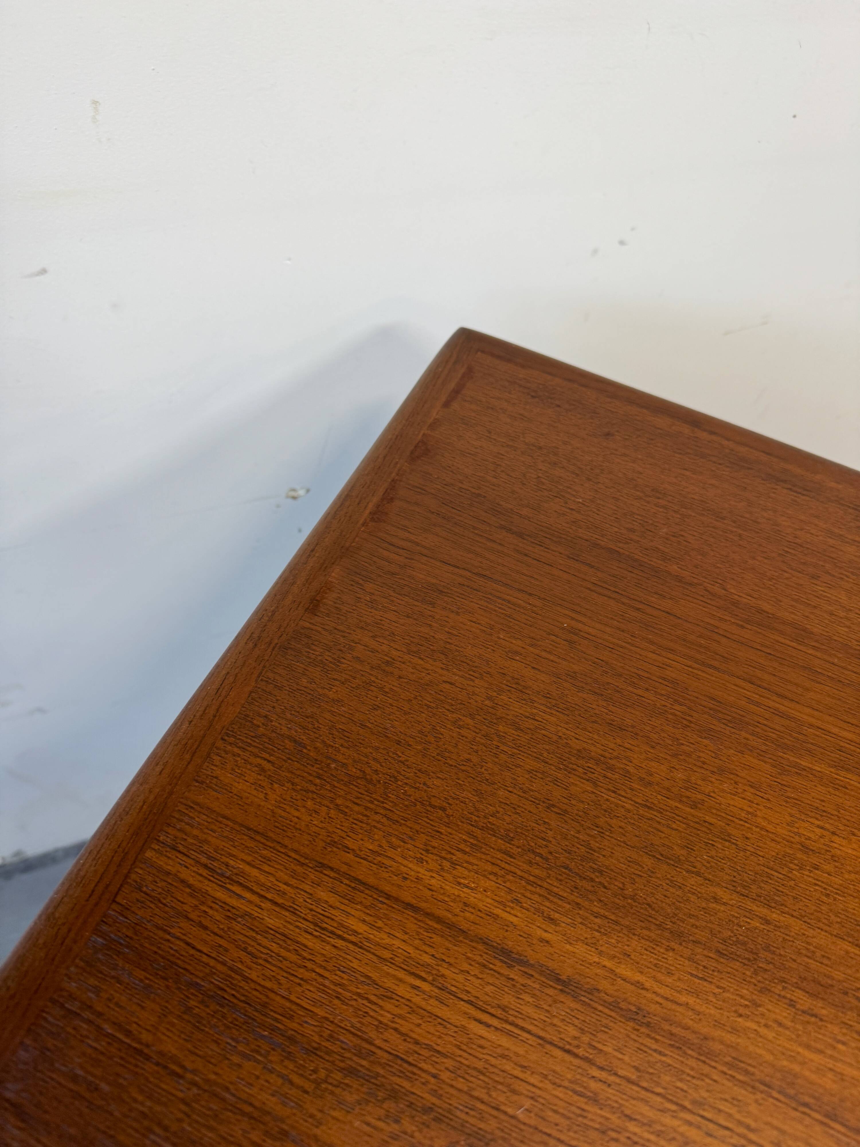 Extendable teak table, Denmark 1960s/1970s, mid-c vntg