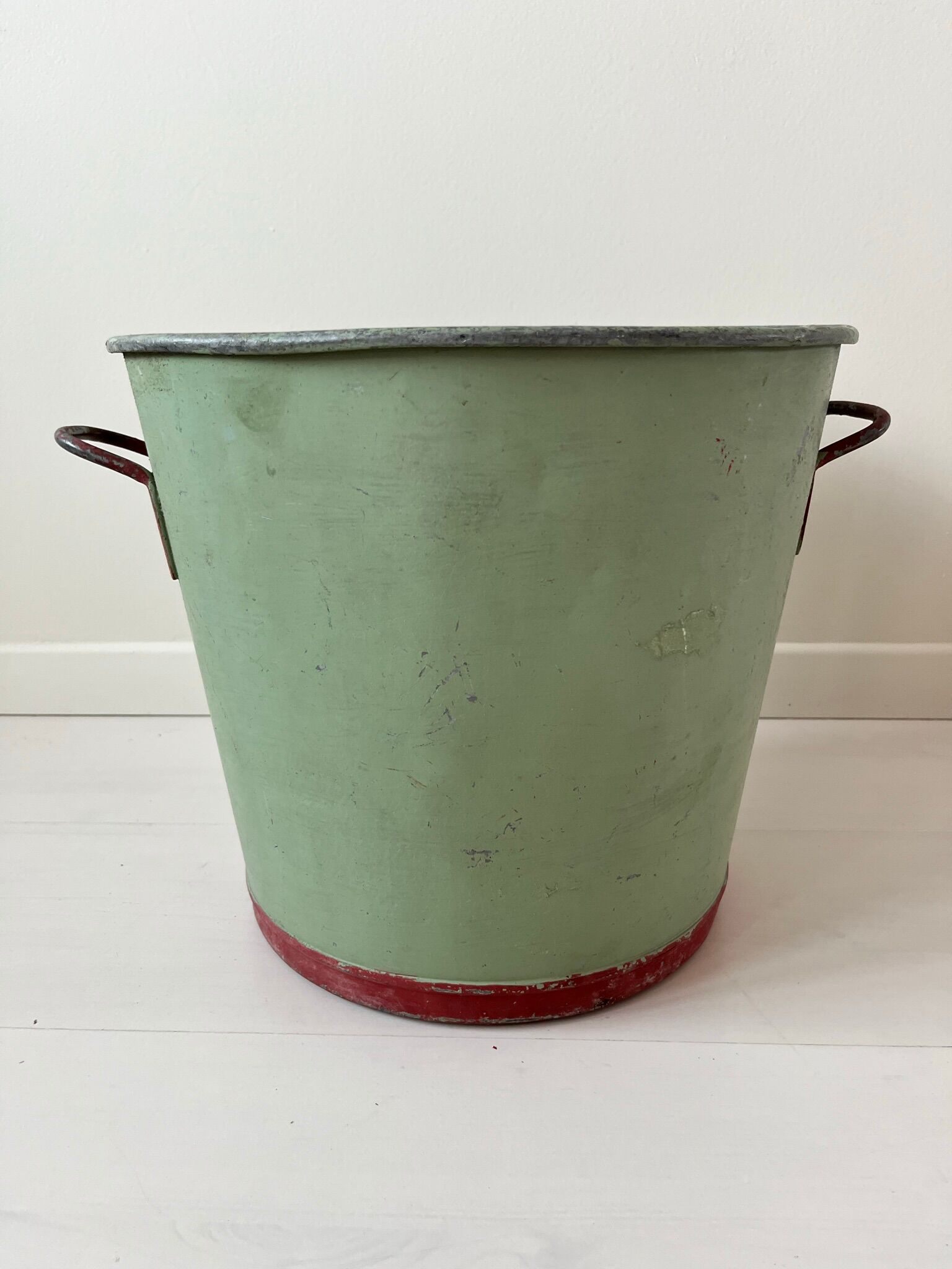 Lessiveuse en zinc verte