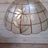 Mother-of-pearl suspension