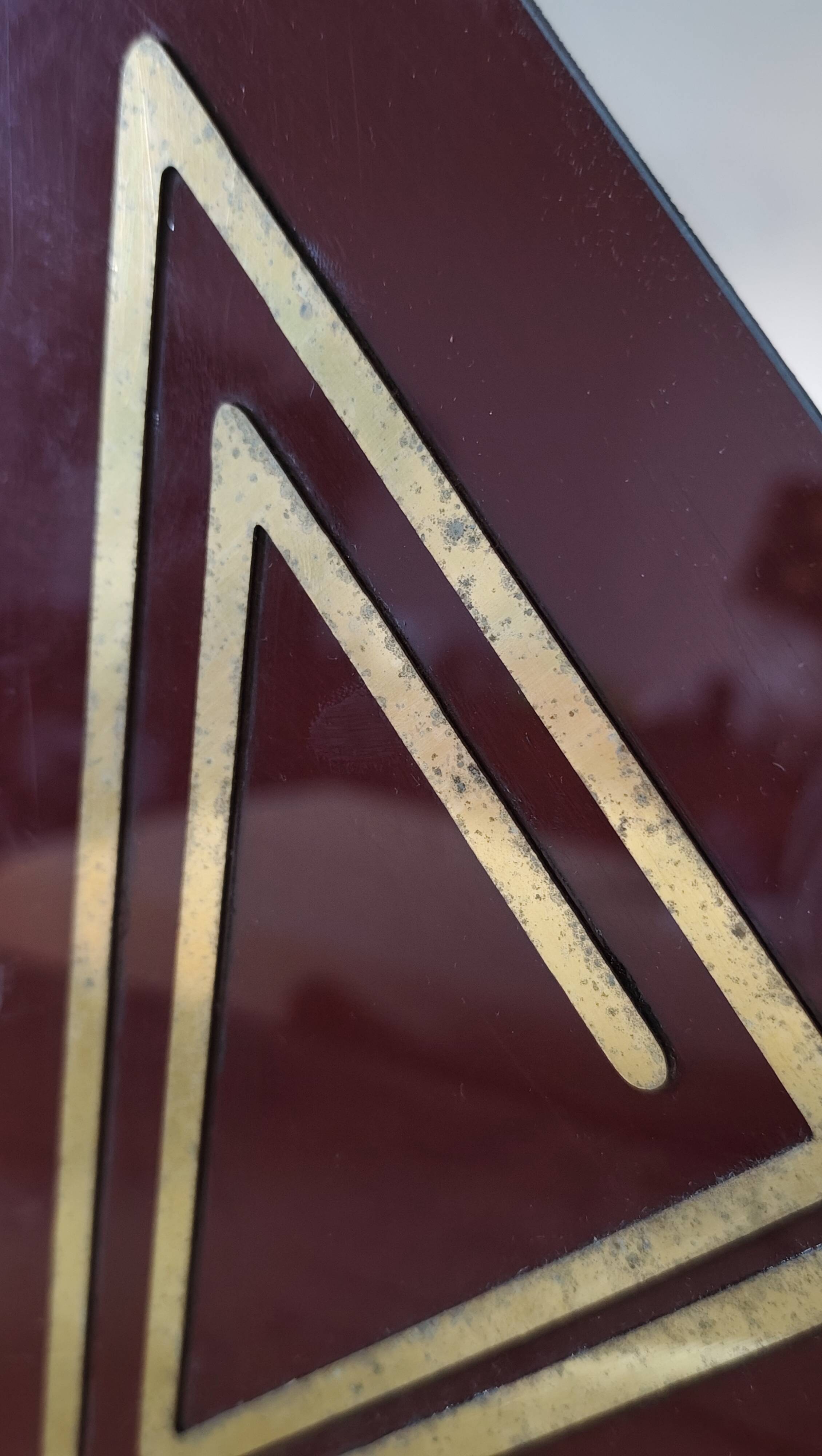 Miroir laqué et incrustation doré vintage