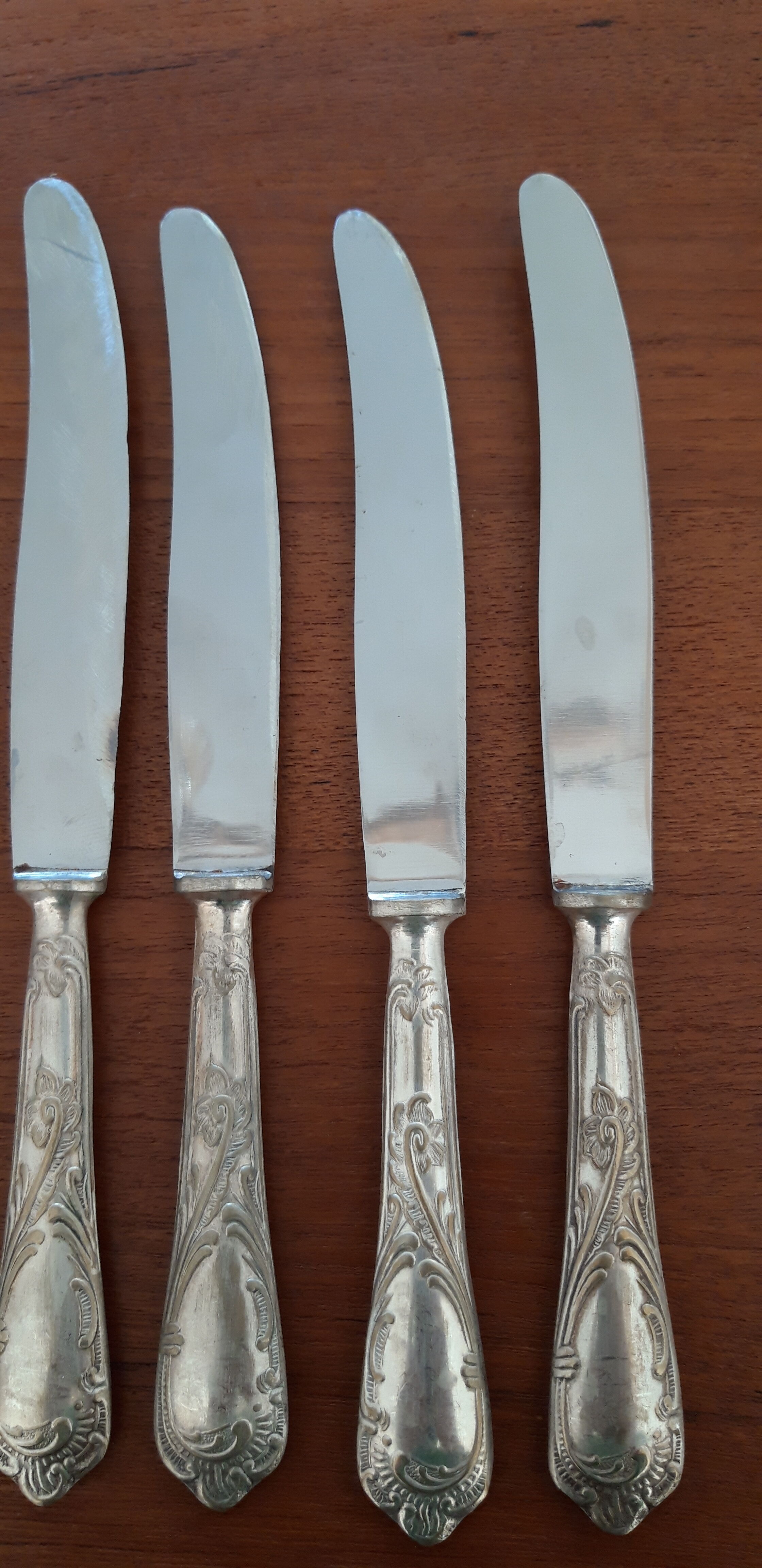 Set of silvered metal cutlery 1/1000th