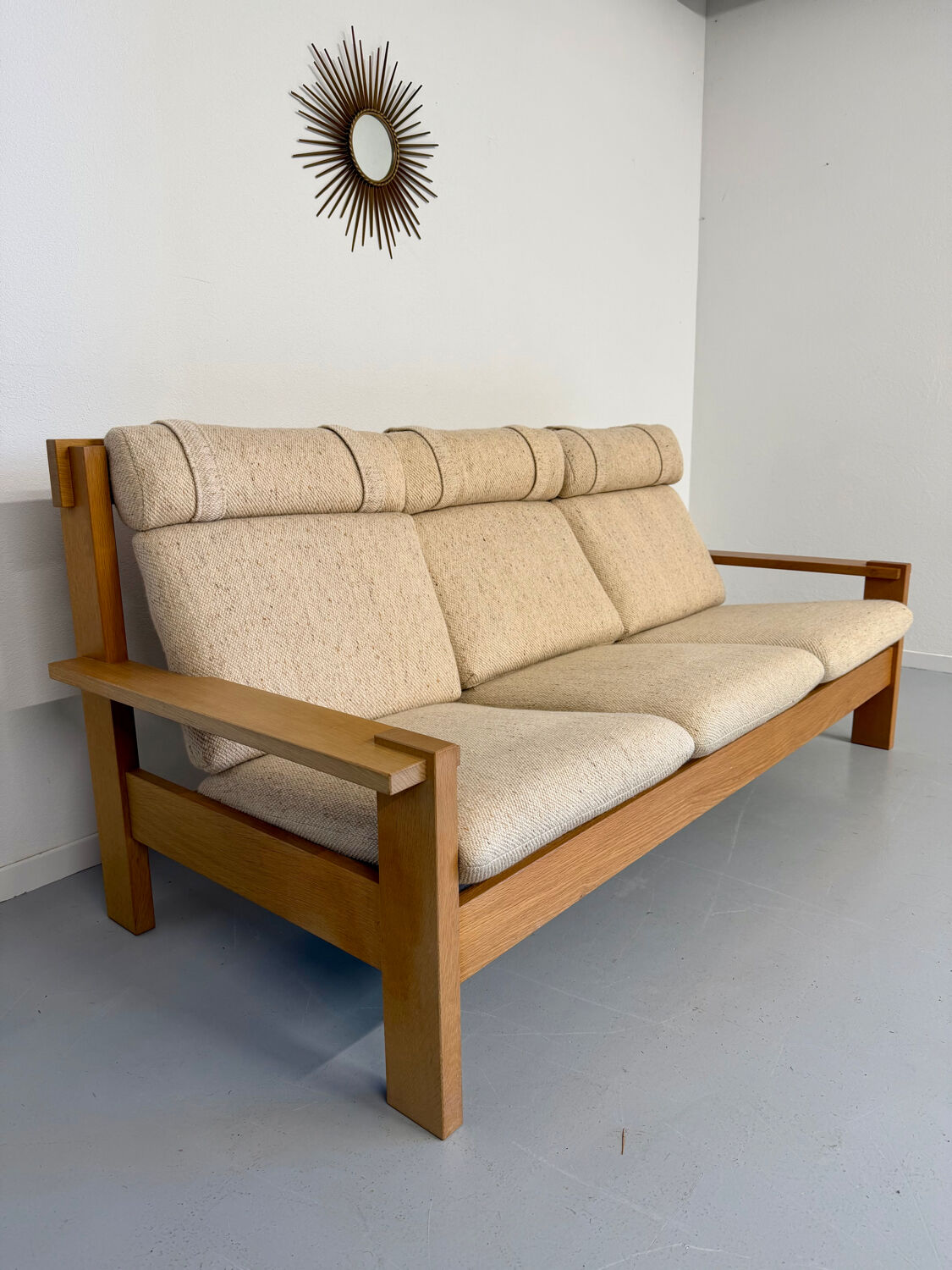 Three-seater canapé in solid oak with Scandinavian design fabric from the 1970s.