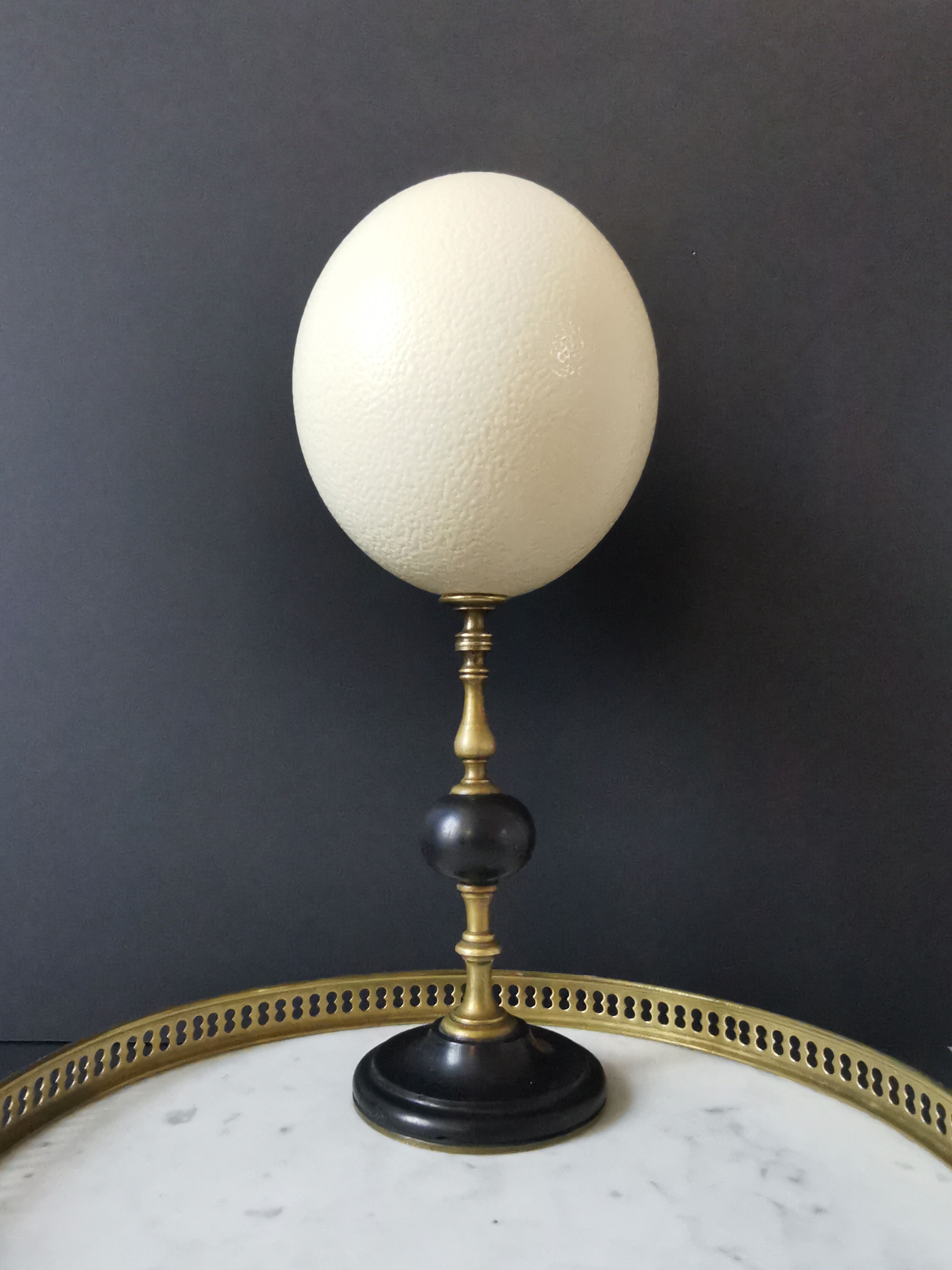 Oeuf d'Autruche, Socle en Bronze et Marbre Noir (Fin XIXè- Début XXè) H:32cm