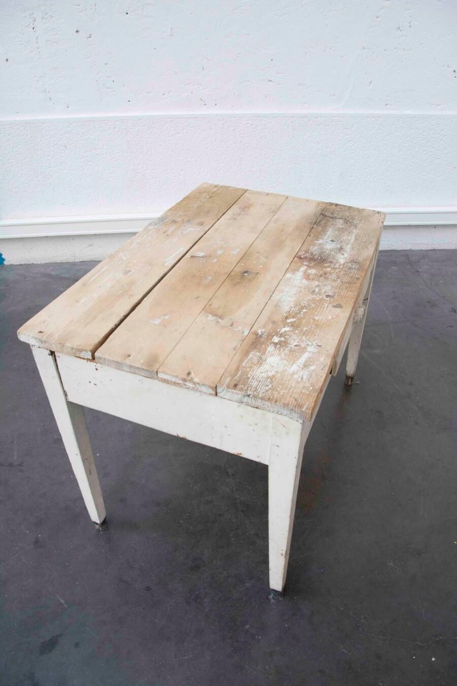 Farm table