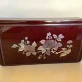 Lacquered wood box pearlescent flowers
