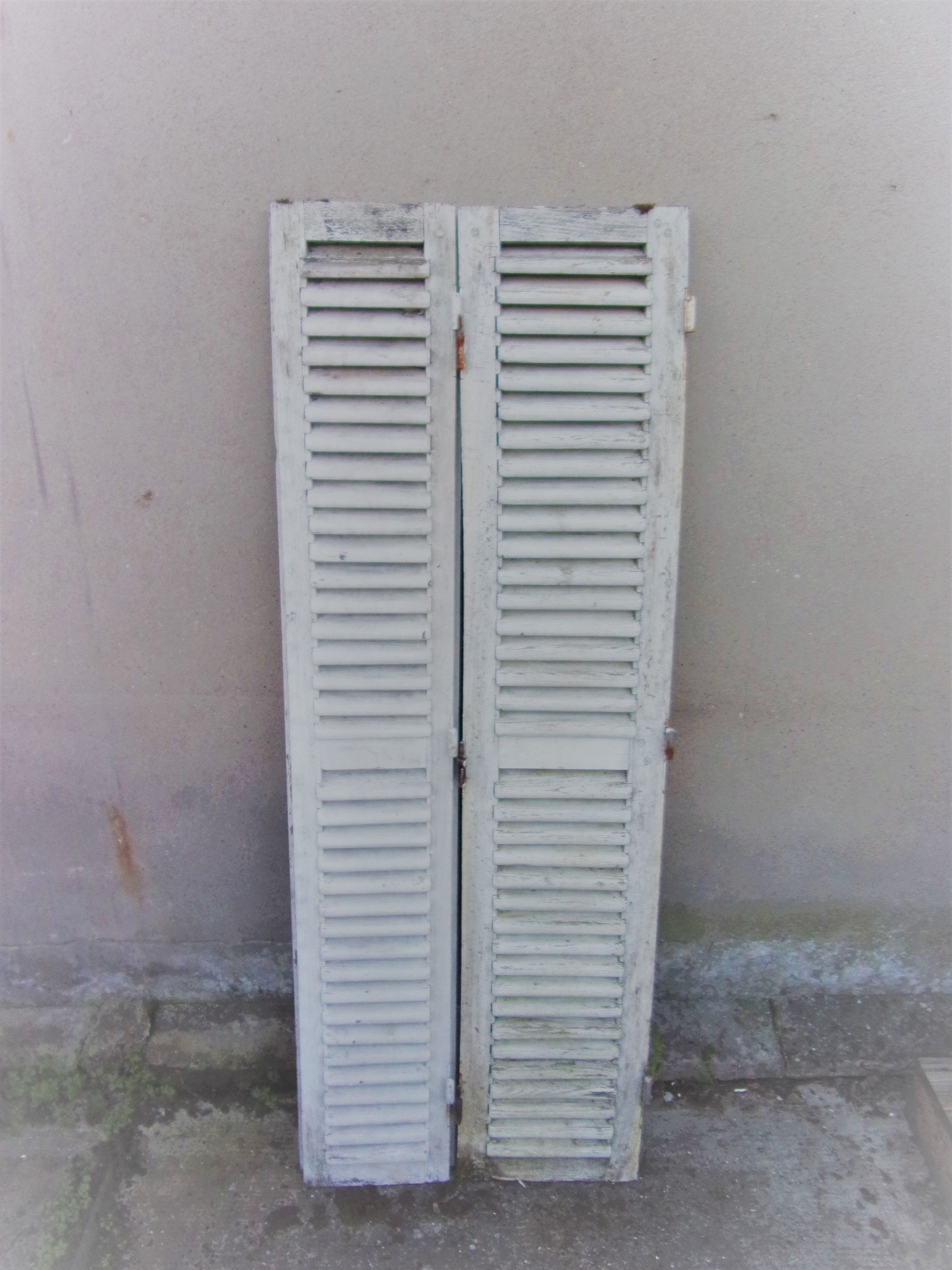 Ancient Persian flap has 4 narrow fronts H141xL104 cm