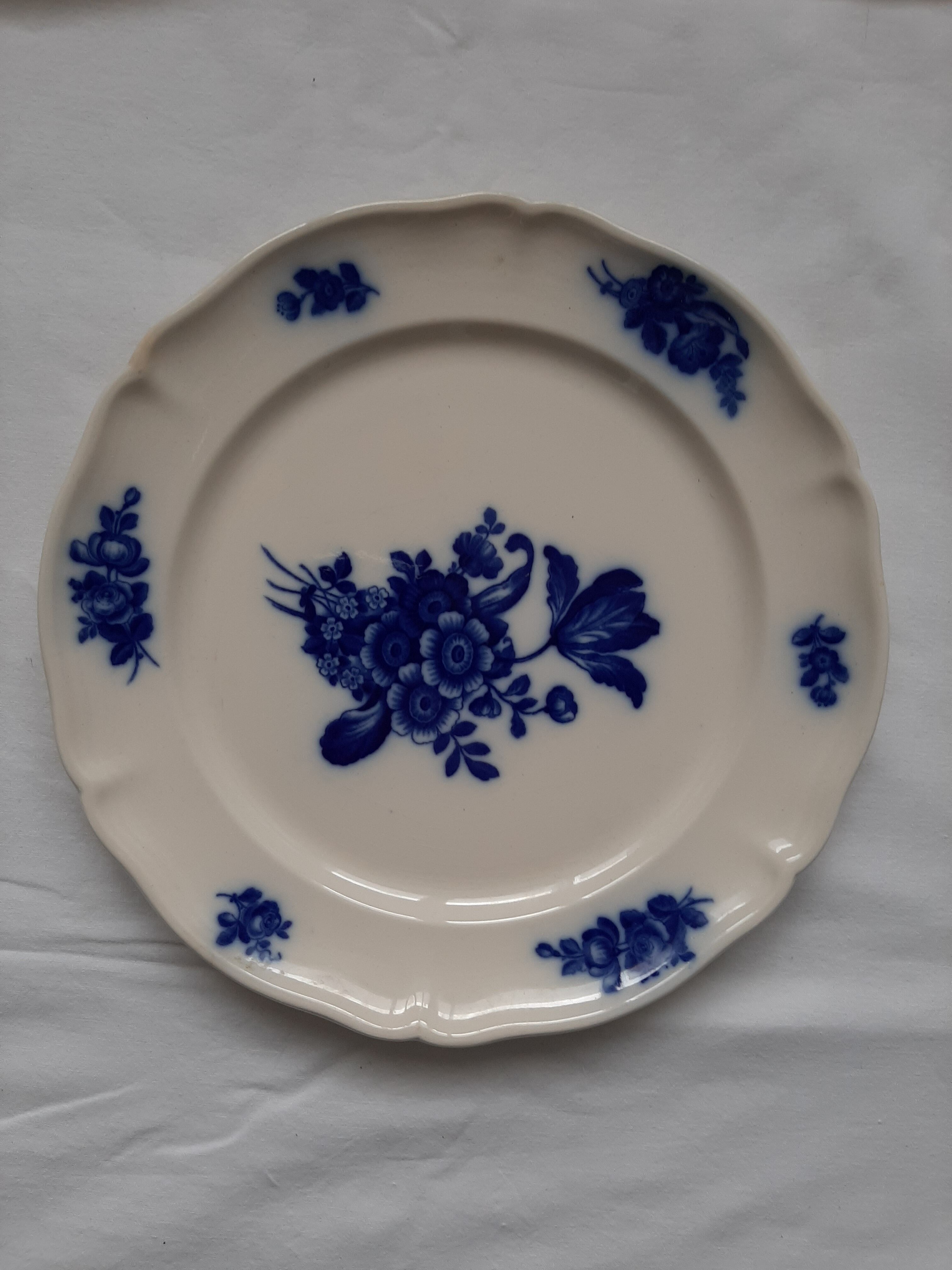 Old plates Mettlach Villeroy and Boch
