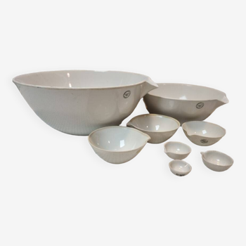Set of 8 kitchen bowls