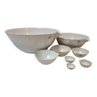 Set of 8 kitchen bowls