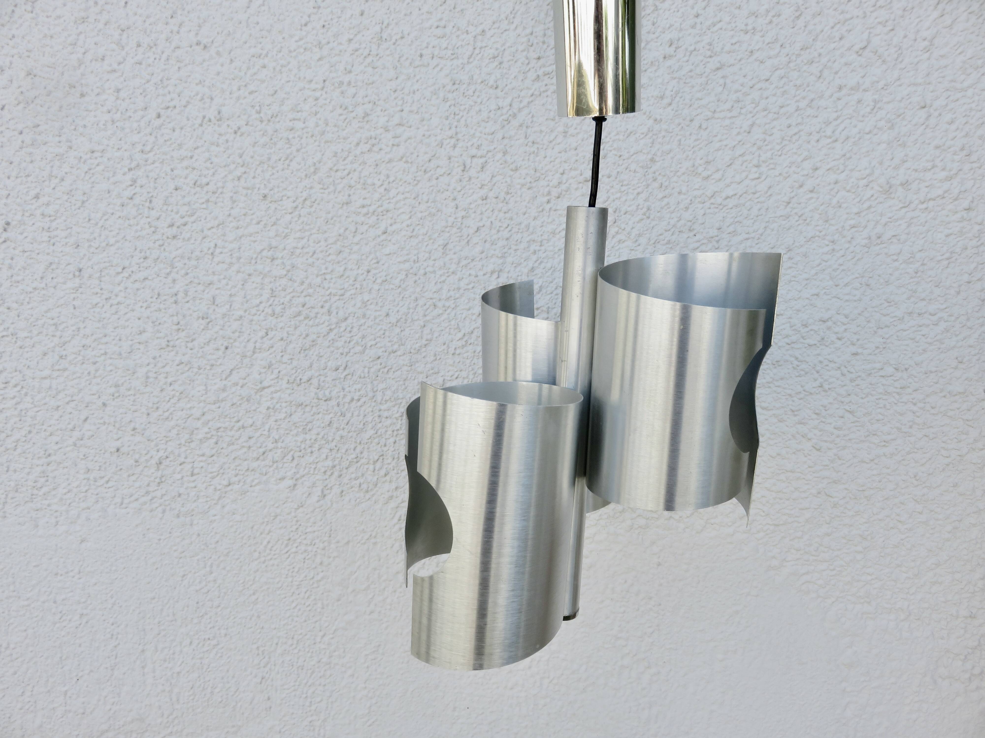Suspension space age, UFO, rockabilly, pure 1970s design.