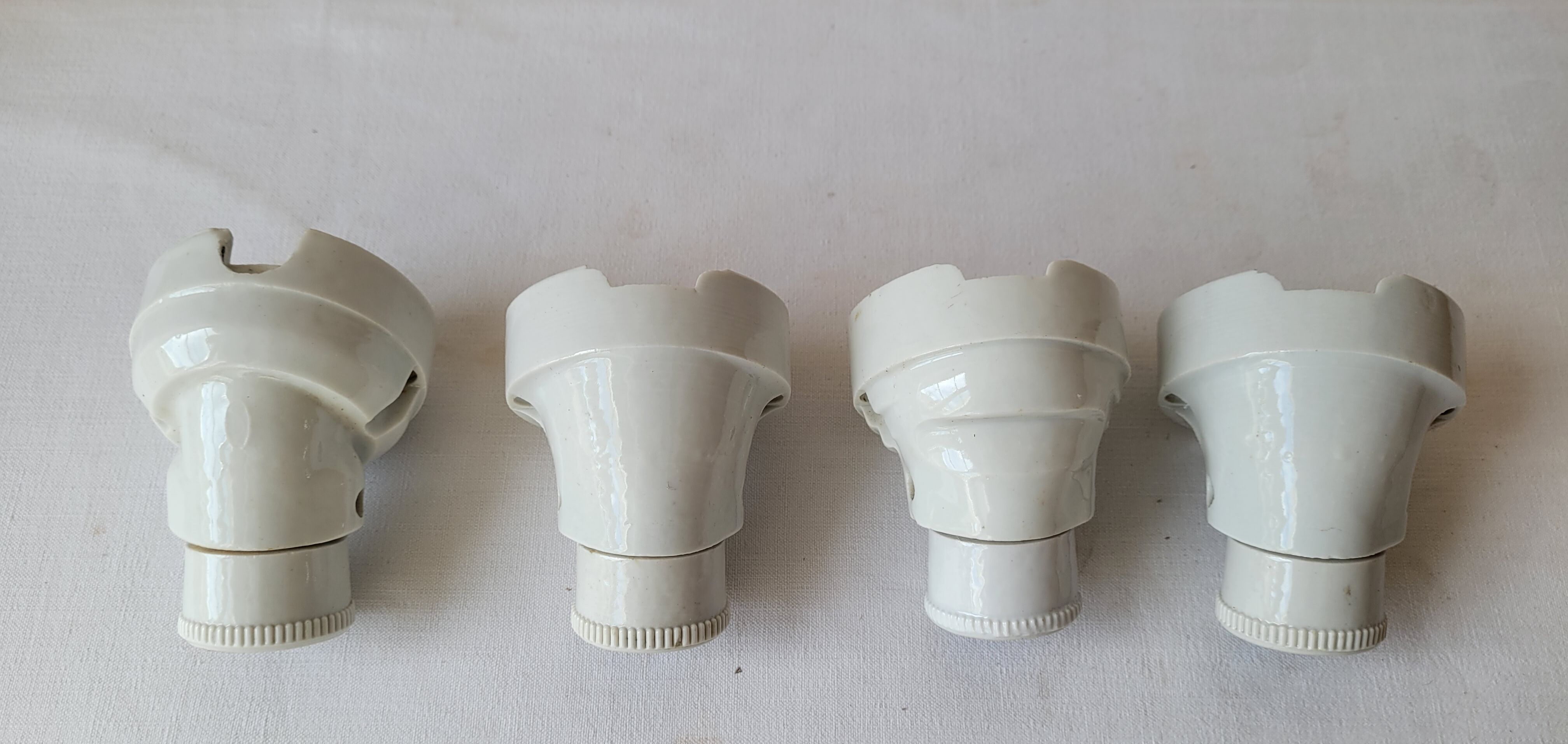 Art deco wall lamp in glass and porcelain