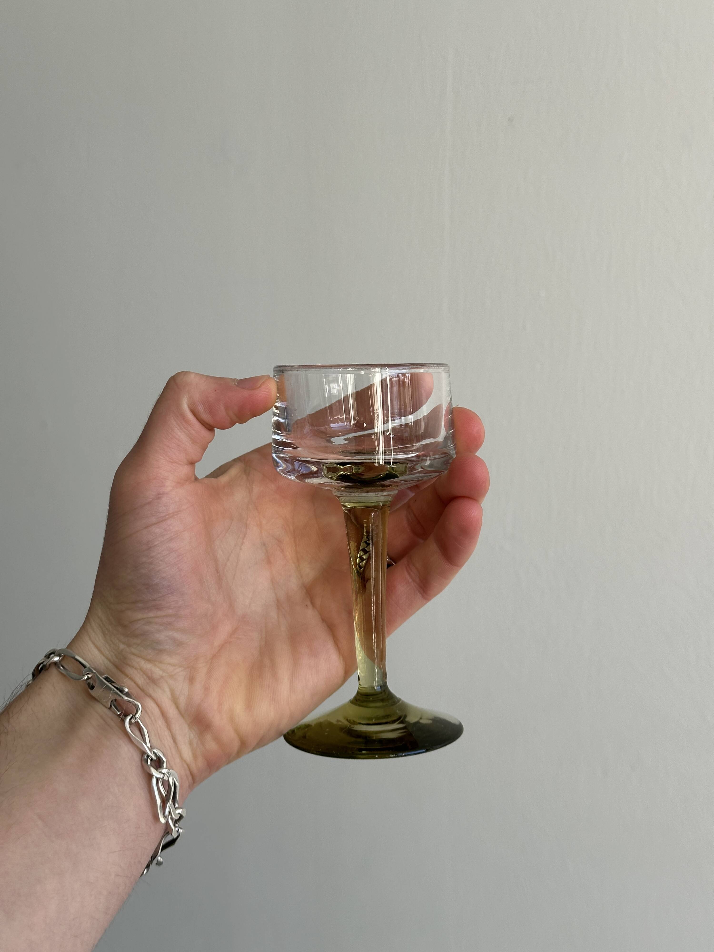 2 liqueur glasses