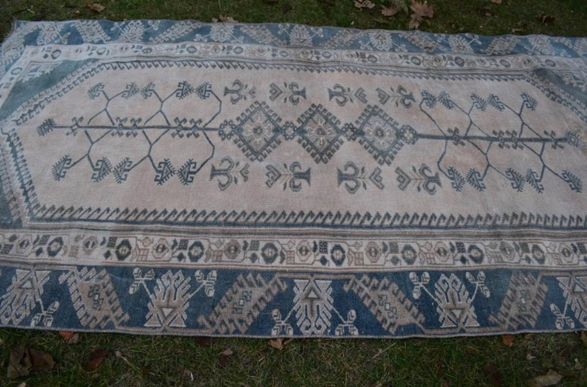 Vintage distressed Turkish Oushak rug 150 x 275 cm