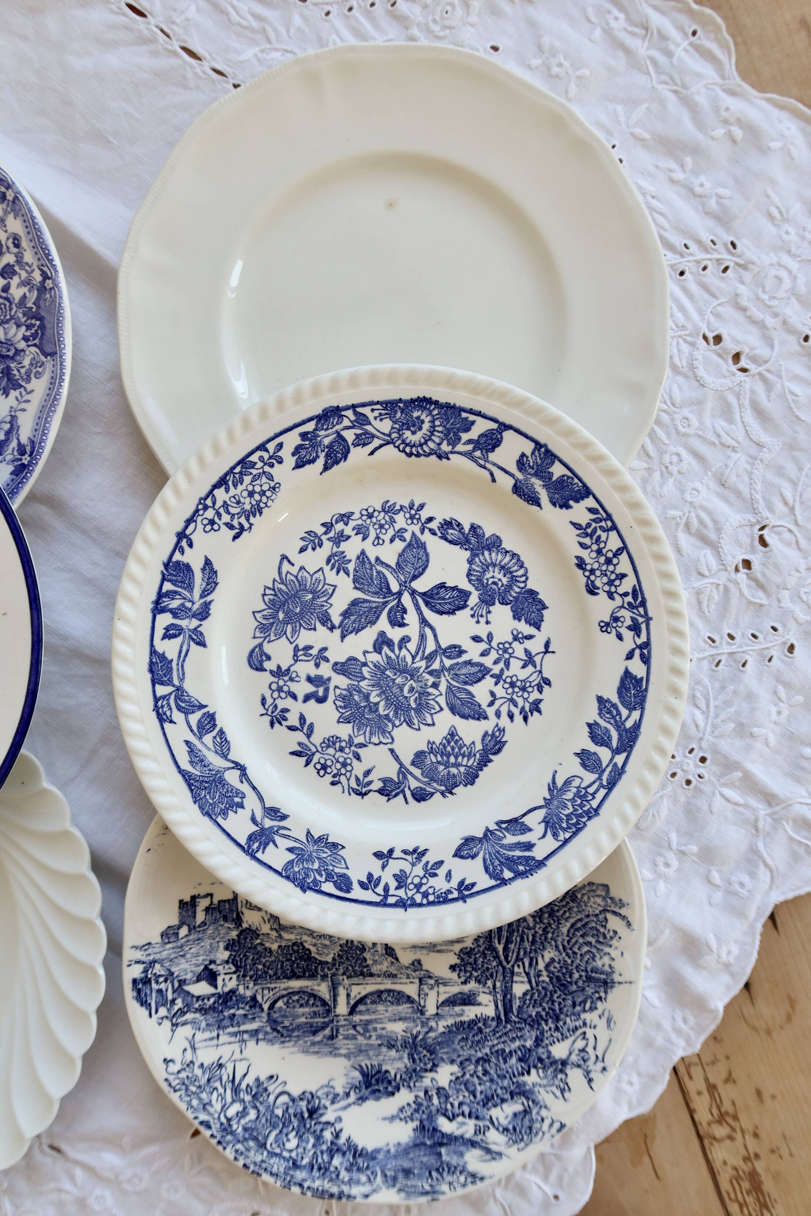 6 mismatched vintage blue and white dinner plates – Earthenware and porcelain