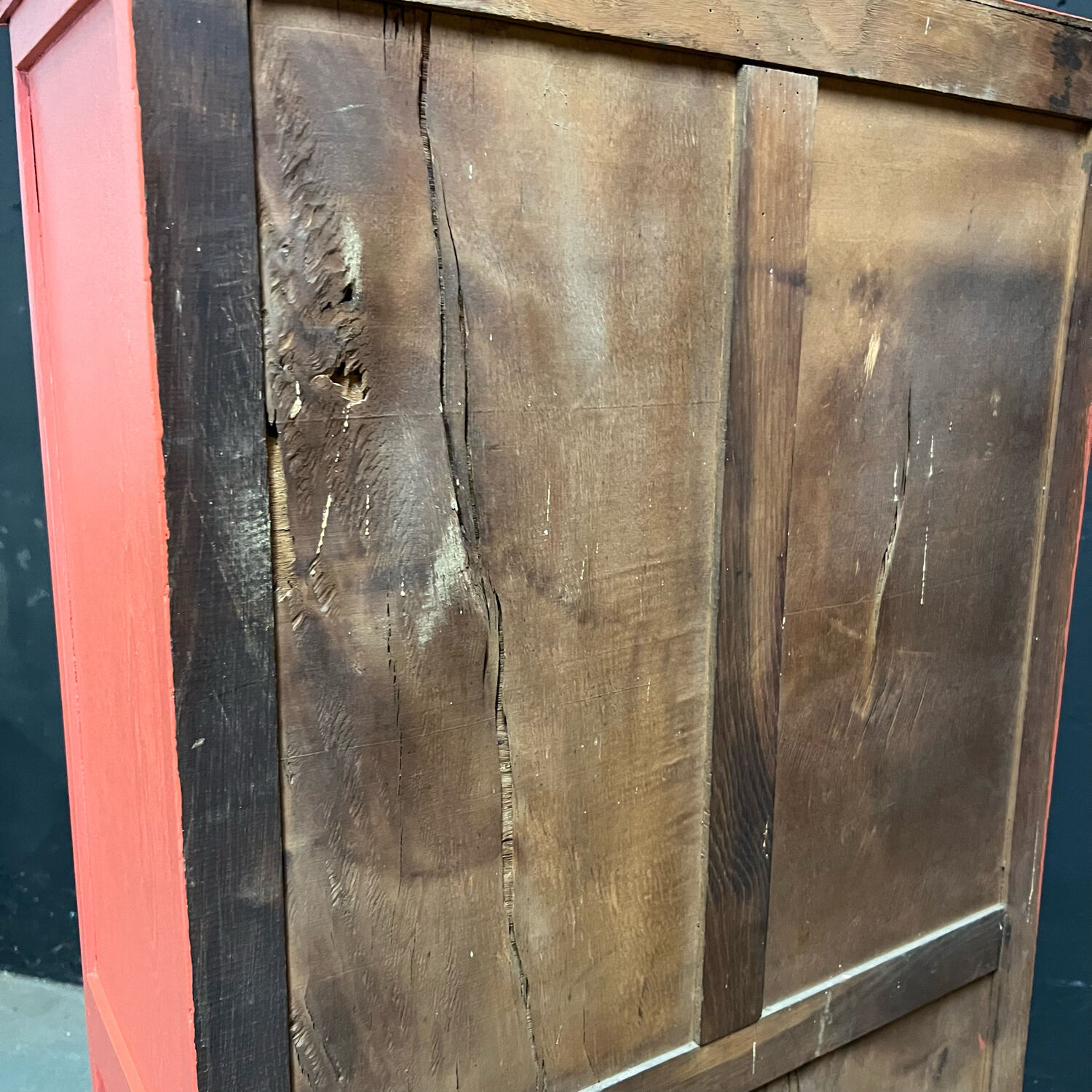 Terracotta glass cabinet